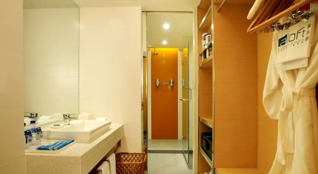 Люкс c 1 комнатой с видом на город Aloft by Marriott Zhengzhou Shangjie