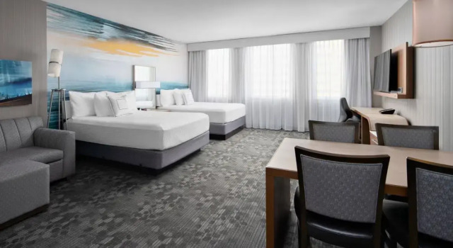 Полулюкс Courtyard by Marriott Edmonton Downtown