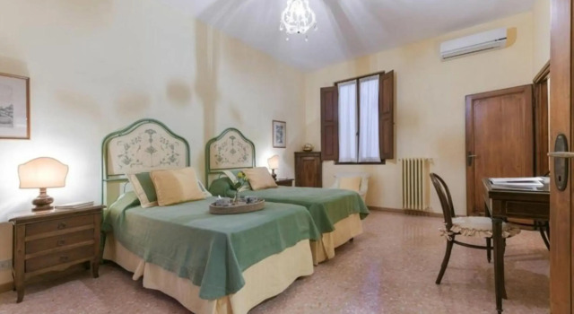 Donatello Suite, Забронировать Отель Санта-Кроче Флоренция, рядом с Дом Буонаротти
