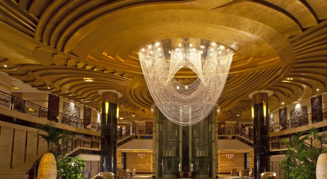 Oriental International Hotel Heyuan, Boek Hotel Hotels in Guangdong met parkeren, Parkeren