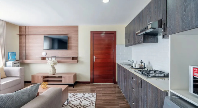 Студия Roma Court Serviced Apartments