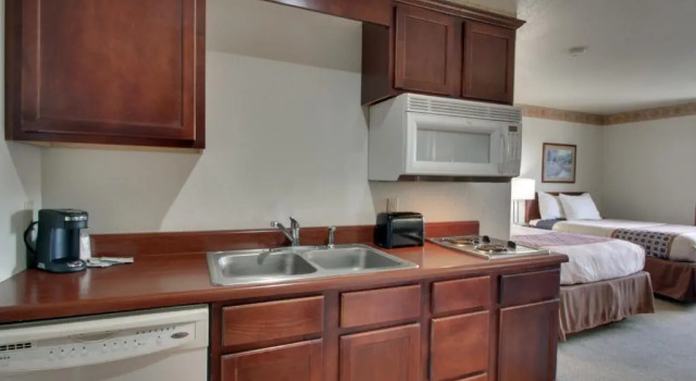 Номер Standard All Towne Suites