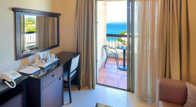 Номер Comfort Blue Waves Resort