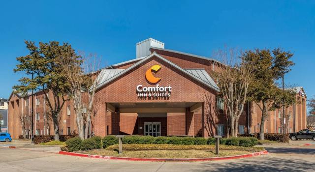Comfort Inn & Suites North Dallas - Addison