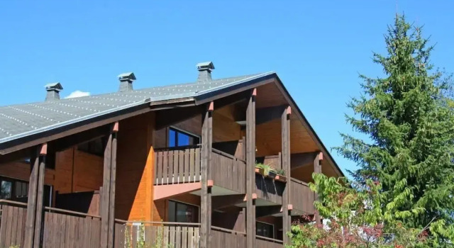 Azureva La Clusaz Les Aravis, Забронировать Отель Ла-Клюза Лыжный курорт на озере Анси
