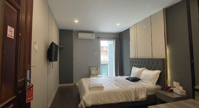 Номер Deluxe с балконом M&H Hotel