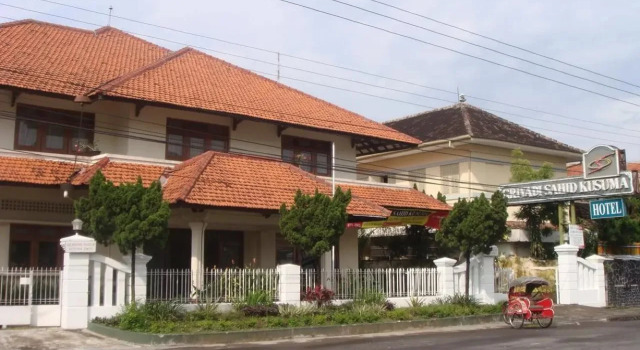 Hotel Griyadi Kusuma Sahid, Boek Hotel Solo. Central Java