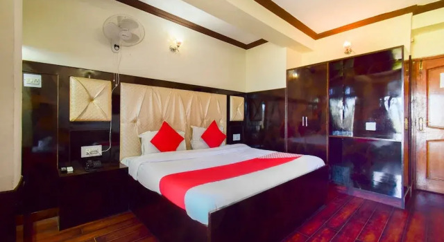 Номер Deluxe Super Collection O Mall Road Formerly Hotel Shubham