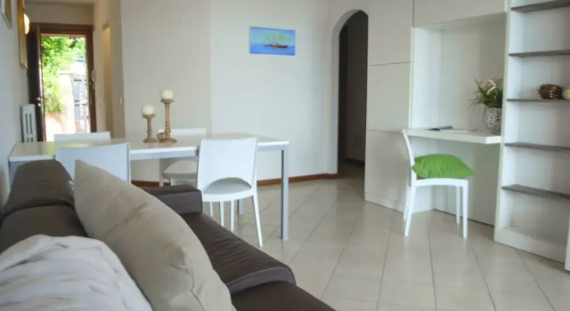Appartamento Flores - Rebomaholidays, Забронировать Апартаменты/квартира Апартаменты Тосколано-Мадерно, Апартаменты/квартира