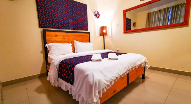 Apartamento cuádruple familiar con balcón Peponi Living Spaces
