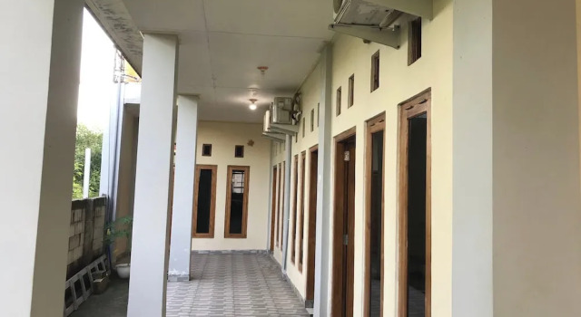 OYO 92608 Penginapan Mc Lodge, Prenota Hotel Labuan Bajo East Nusa Tenggara