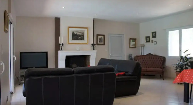 Beautiful Holiday Home in Cotignac France With Swimming Pool