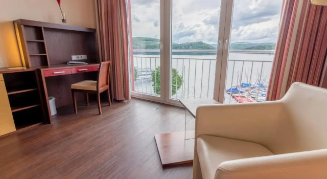 Двухместный номер Standard с видом на озеро Dormio Hotel der Seehof