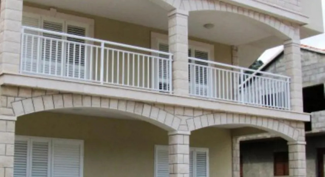 Apartments Brna Mirjana & Ilona, Prenota Appartamento Brna 