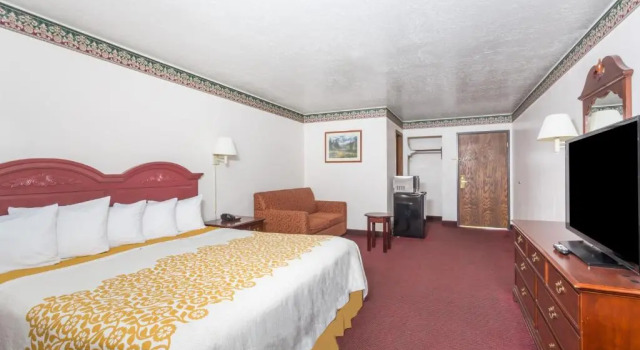Номер Standard Days Inn by Wyndham Evanston WY