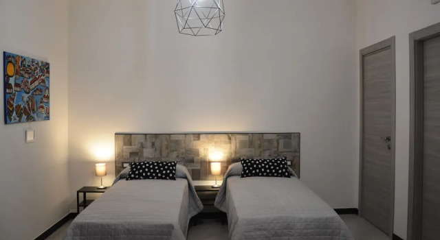 Casa dei nonni, Prenota Hotel Genova Riviera Ligure