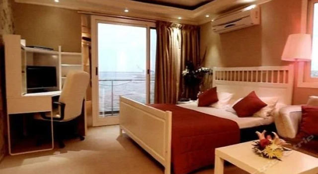 Jawhara Marines Floating Suite