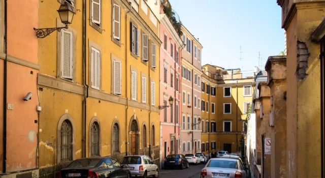 Sforza Apartment Teatro Dell'opera, Забронировать Апартаменты/квартира Рионе Монти Рим, рядом с Посольство США в Риме