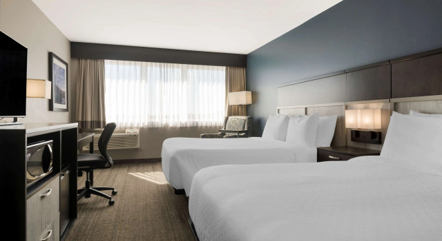 Четырёхместный номер Standard Best Western Plus Chocolate Lake Hotel - Halifax