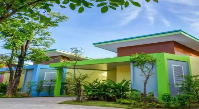 Check in Hotel and Resort