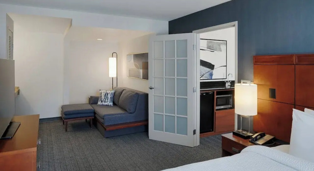 Suite 1 sypialnia Courtyard Springfield Downtown