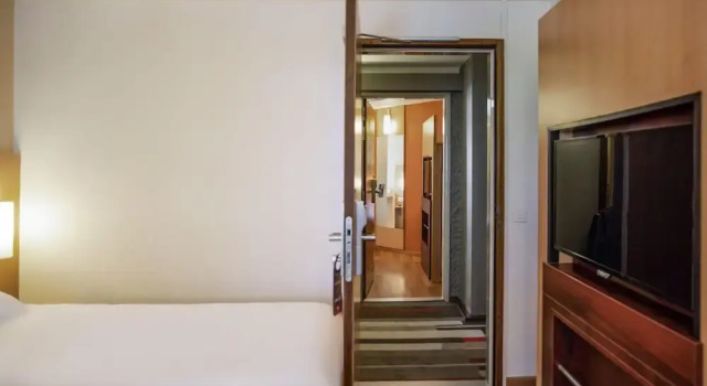 Четырёхместный номер Standard ibis Tours Centre Gare