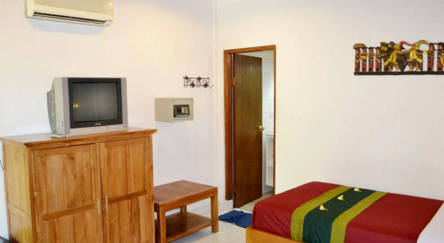 Hotel Flamboyan Kuta, Забронировать Отель Отели провинции Бали с завтраком, Завтраки