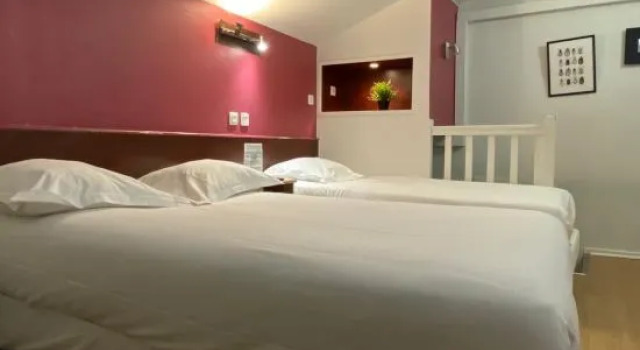 Четырёхместный номер Standard Lyo Hôtel - Centre Lyon Perrache