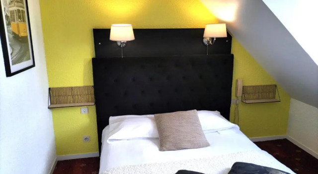 Двухместный номер Standard Мансарда Logis HOTEL RESTAURANT La Régence