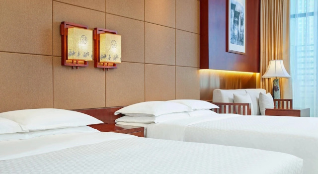Четырёхместный номер Deluxe с балконом Four Points By Sheraton Danzhou