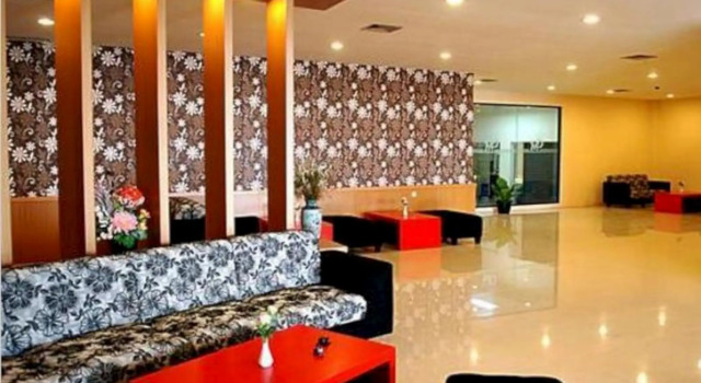 Parkside Mandarin Hotel Pekalongan, Prenota Hotel Hotel a Pekalongan con piscina, Piscina