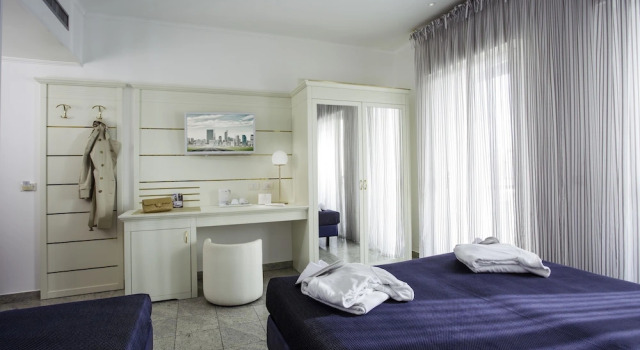 Трёхместный номер Deluxe с балконом Hotel Feldberg