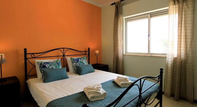 Portimão Classic With Pool by Homing, Rezervasyon Daire Algarve havuzlu oteller, Yüzme Havuzu