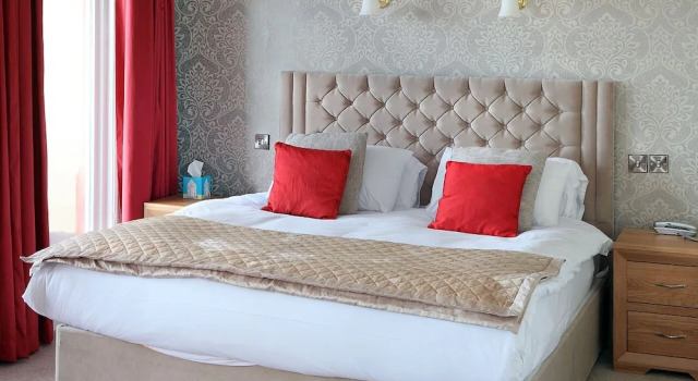 Двухместный люкс The Marine Hotel