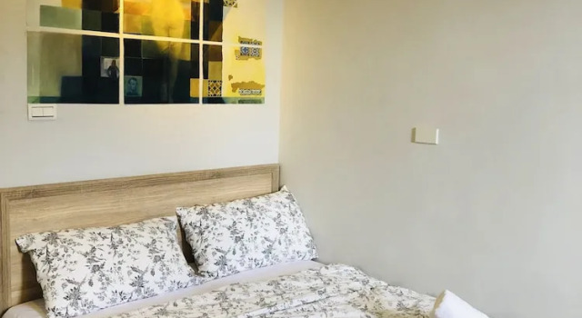 Номер Comfort World Inn 窩二樓小客棧民宿