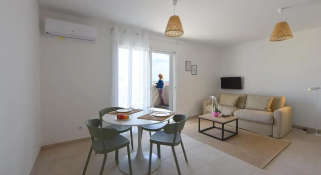 Residence Marina di Bravone - appartement 6 personnes Vue Mer 1er etage N110, Rezervasyon Daire Upper Corsica otoparklı oteller, Otopark