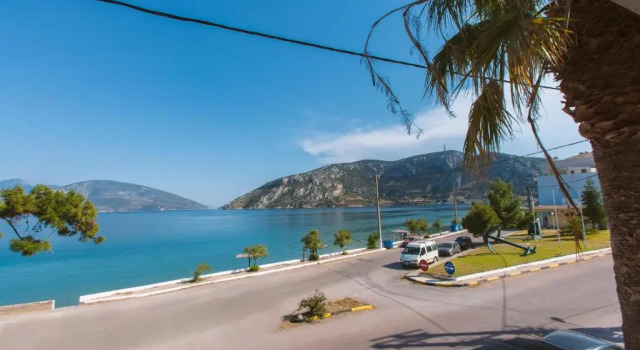 Номер Deluxe Antikyra Beach Hotel