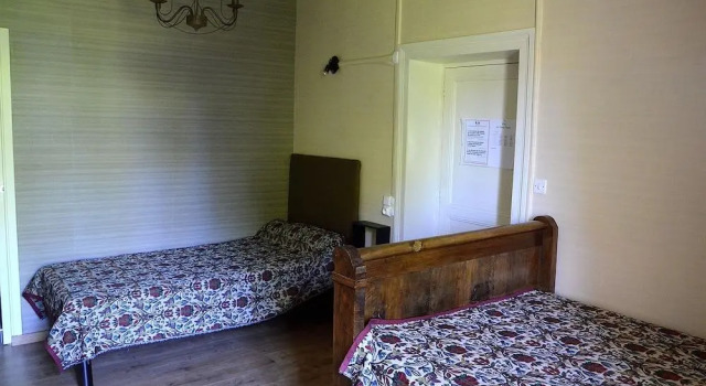 Le Vieux Noyer, Rezervați Bed and Breakfast Réaux 