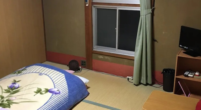 Одноместный номер Standard с балконом Guest Inn Chita