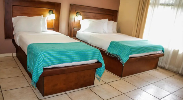Номер Standard La Riviera Hotel