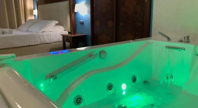 Полулюкс Hotel Flora
