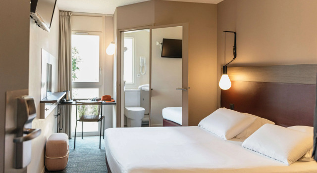 Двухместный номер Standard Kyriad Metz Centre - Restaurant Moze