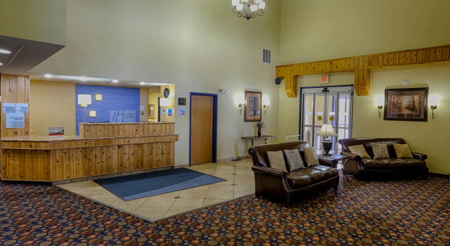 Holiday Inn Express Bemidji, Varaa Hotelli Bemidji Minnesota