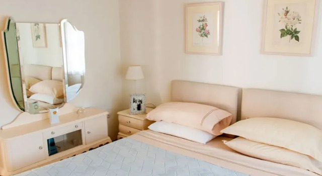 The Dream Villa Kastoria, Book Villa Kastoria 