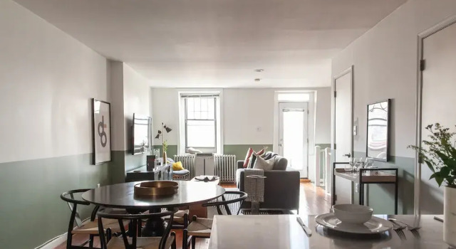 Domio Rittenhouse Square Charming 3BR Duplex + Deck, Забронировать Отель Филадельфия Philadelphia Metropolitan Area, рядом с Филадельфийская ратуша