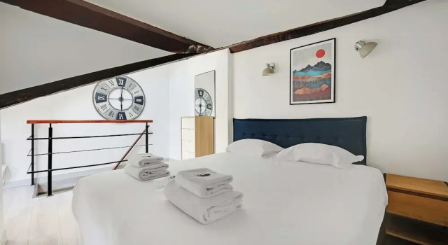 Authentic Apartment - 1br/6p - Arts et Metiers, Забронировать Апартаменты/квартира Париж Иль-де-Франс, рядом с Станция метро Rambuteau