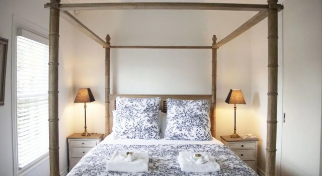 Robyn's Luxury Cottage