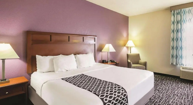 Номер Standard La Quinta by Wyndham Bowling Green