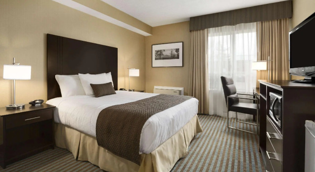 Двухместный номер Standard Days Inn by Wyndham Stouffville