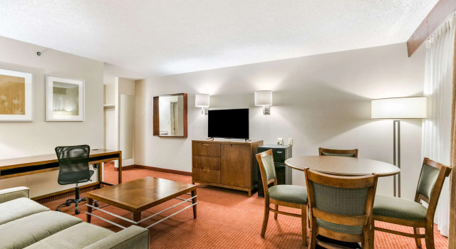 Clarion Hotel BWI Airport Arundel Mills, Reserva ahora Hotel Hoteles en Hanover con piscina, Piscina